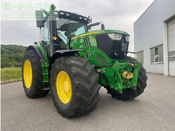 JOHN DEERE 6215R Traktor