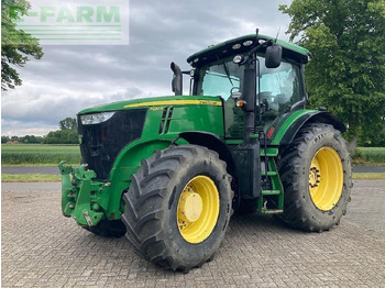 JOHN DEERE 7230R Traktor