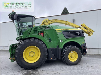 JOHN DEERE Feldhäcksler