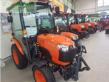 KUBOTA Traktor