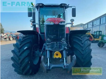 MASSEY FERGUSON Traktor