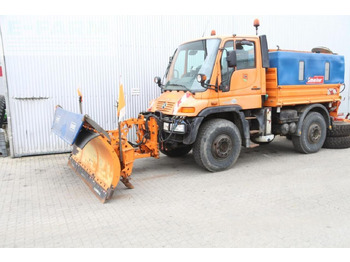 UNIMOG U400 Schneeräumfahrzeug