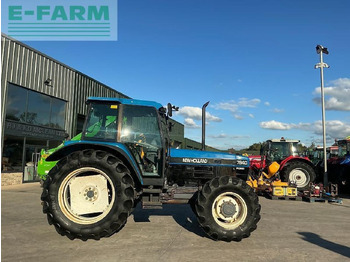 NEW HOLLAND Traktor