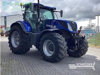 NEW HOLLAND T7.270 Traktor