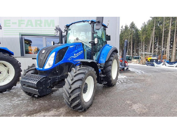 NEW HOLLAND T5 Traktor
