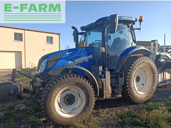NEW HOLLAND T6 Traktor