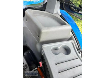 Traktor New Holland t6.175 dynamic command (stage v): das Bild 5 Traktor New Holland t6.175 dynamic command (stage v): das Bild 5