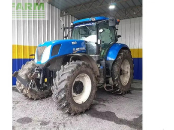 NEW HOLLAND T7.250 Traktor