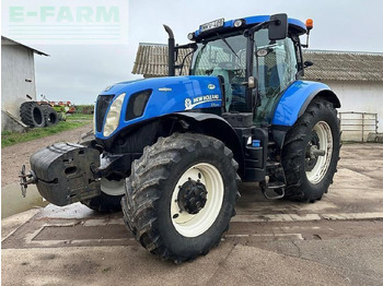 NEW HOLLAND T7.270 Traktor