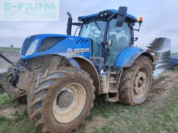 NEW HOLLAND T7.270 Traktor