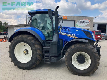 NEW HOLLAND T7 Traktor