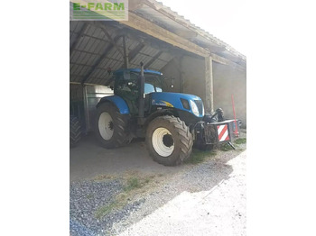 NEW HOLLAND T7000 Traktor