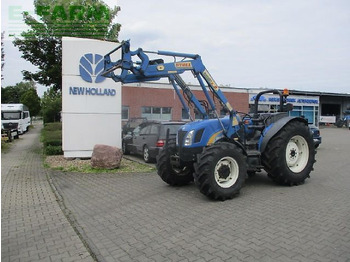 NEW HOLLAND Traktor