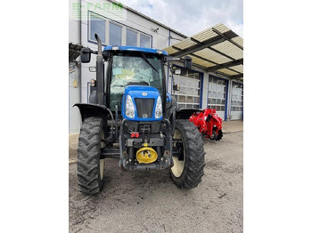 NEW HOLLAND TS Traktor