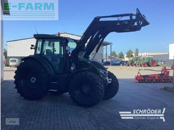 VALTRA Traktor