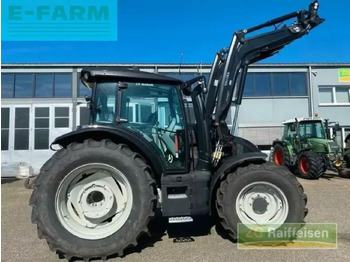 VALTRA Traktor