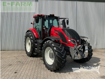 VALTRA T-series Traktor