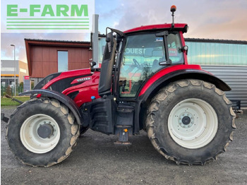 VALTRA T144 Traktor