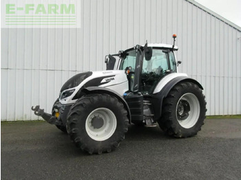 VALTRA T214 Traktor