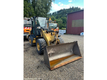 CATERPILLAR Lader