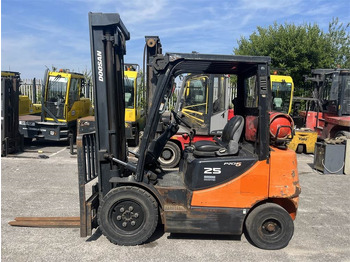 DOOSAN Treibgasstapler