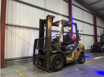 Treibgasstapler Komatsu FG30T-17: das Bild 2