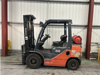 TOYOTA FGF 25 Treibgasstapler