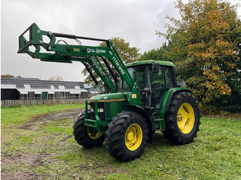 JOHN DEERE 6400 Traktor