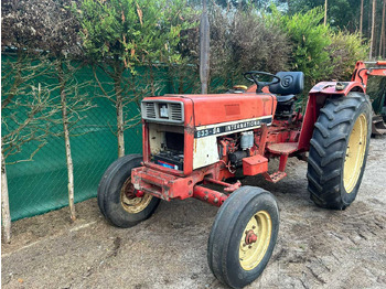 INTERNATIONAL Traktor