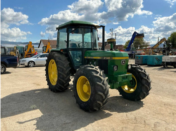 JOHN DEERE 2140 Traktor