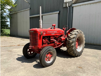 McCORMICK Traktor
