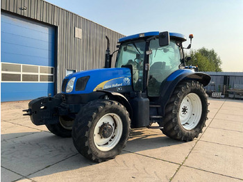 NEW HOLLAND T6000 Traktor