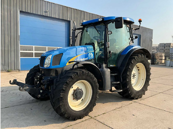 NEW HOLLAND T6070 Traktor