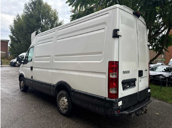 Transporter 2012 IVECO DAILY 35S17 3.0D: das Bild 3