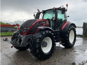 Traktor Valtra T214 A: das Bild 2