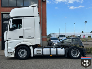 Sattelzugmaschine Mercedes-Benz ACTROS 1842 LLS - Giga Space - 2x tank - NIGHT a/c: das Bild 3