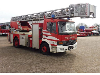 Feuerwehrfahrzeug Mercedes-Benz 1528 ATEGO 4x2, Drehleiter DL23-12, Metz, 30m: das Bild 4