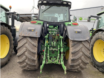 Traktor John Deere 6215R: das Bild 3