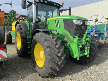 JOHN DEERE 6215R Traktor