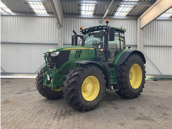JOHN DEERE 6215R Traktor