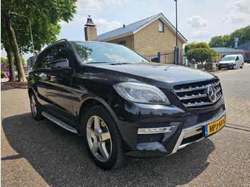 SUV/ Geländewagen Mercedes Benz ML 350 Bluetec AMG: das Bild 4