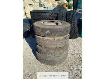 Komplettrad TOYOTA 4 x used 7.50-16 LT tyres on 6 studs rims for Toyota Dyna 300: das Bild 2