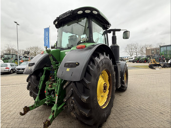 Traktor John Deere 8320 R: das Bild 5