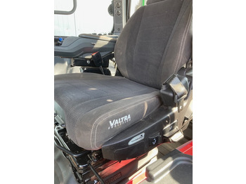 Traktor Valtra T 235 Versu: das Bild 5