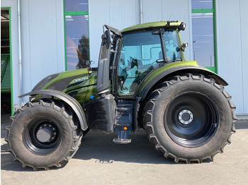 VALTRA T-series Traktor