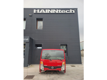 NISSAN Fahrerhaus und Interieur