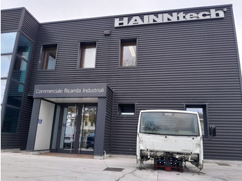NISSAN Fahrerhaus und Interieur