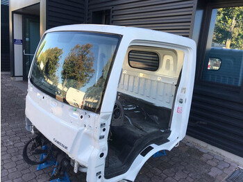 NISSAN Fahrerhaus und Interieur
