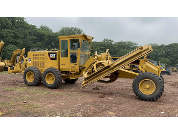 Grader CATERPILLAR 140K: das Bild 2
