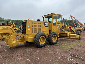 Grader CATERPILLAR 140K: das Bild 3